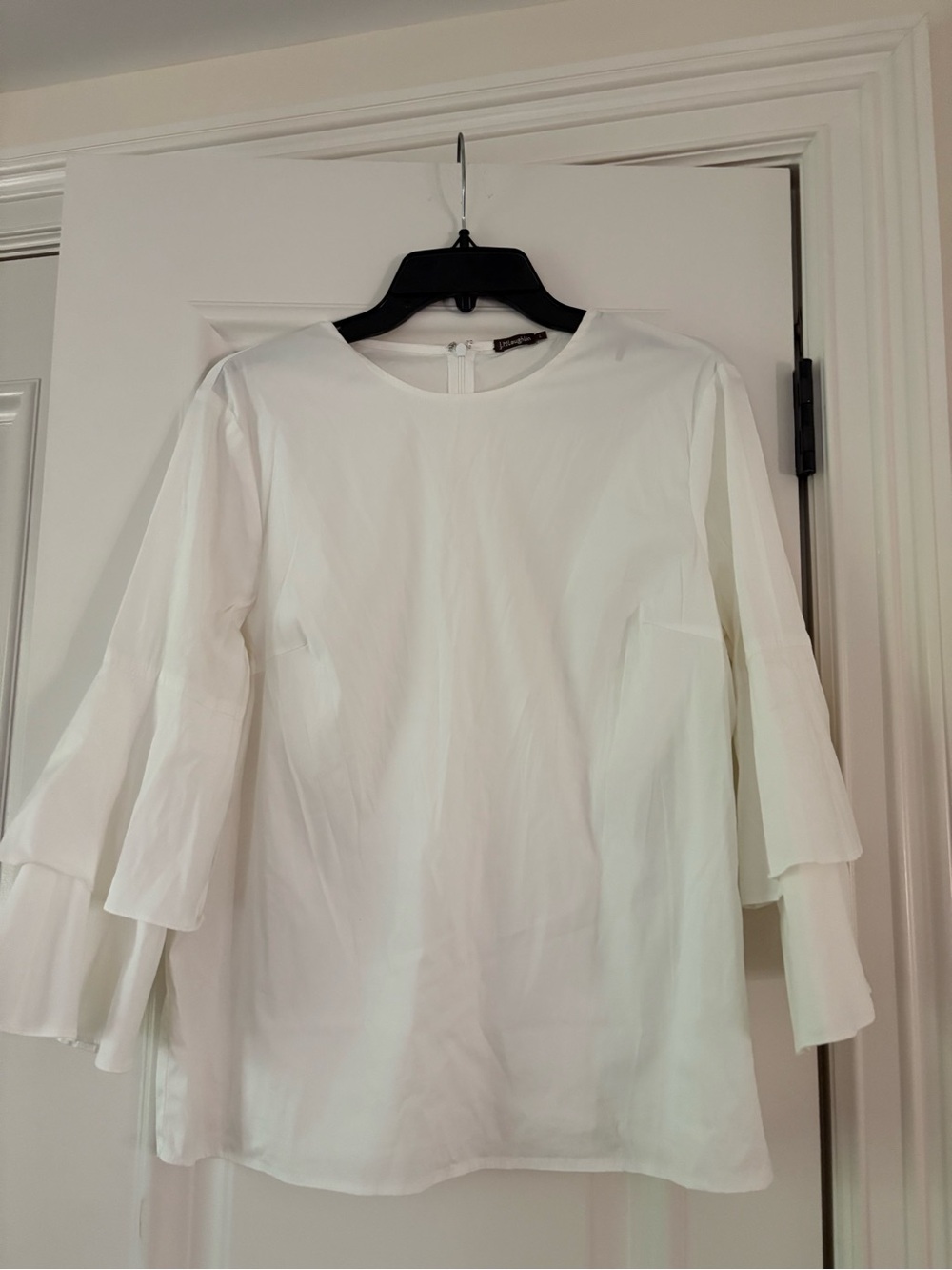 J. McLaughlin White Tiered Ruffle Sleeve Blouse - Picture 1 of 3
